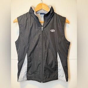 💸CLEARANCE 4/$15💸 Black and Gray Vest